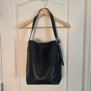 Madewell The Essential Bucket Tote